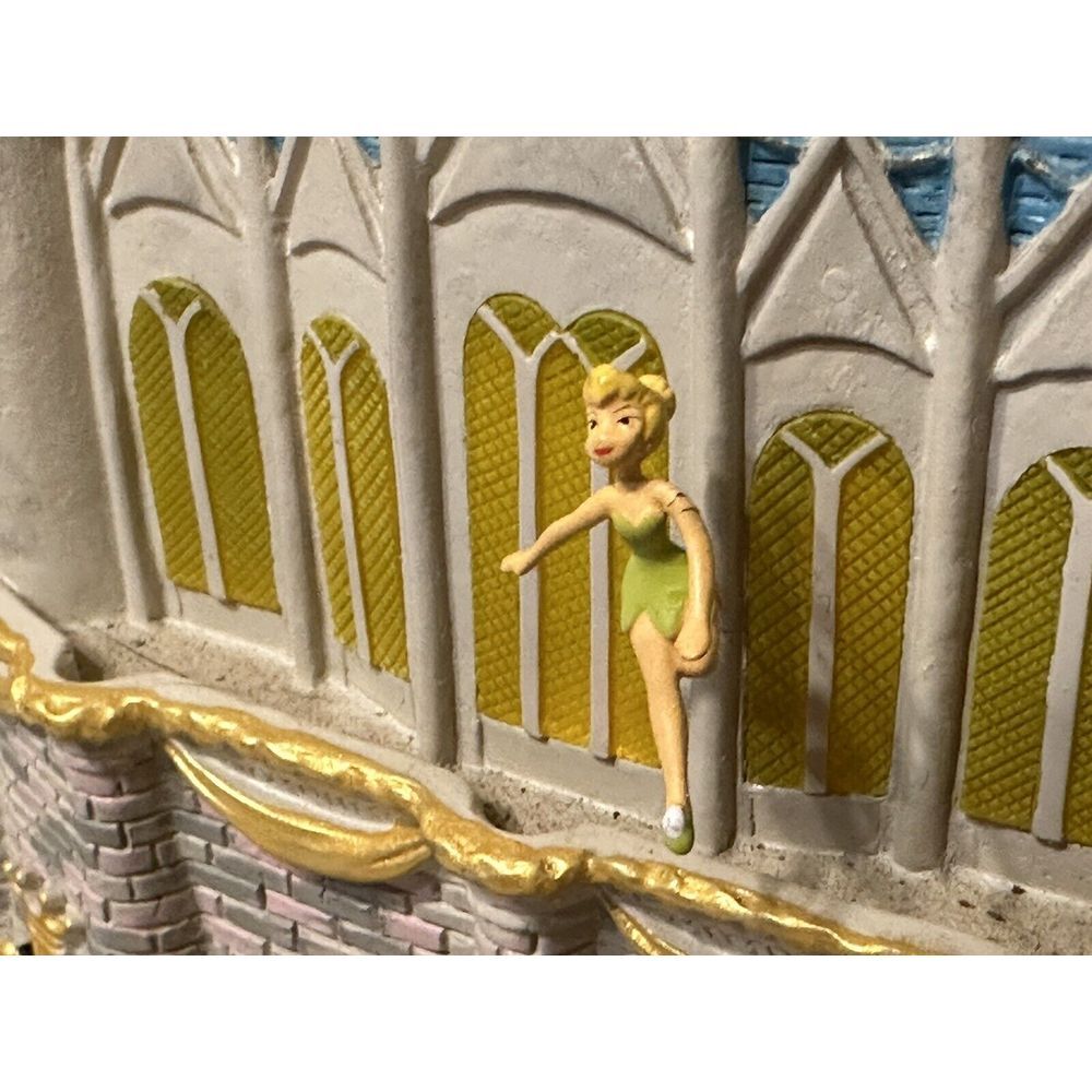 Disney Mickey And Friends Musical LED Castle "Share A Dream Come True Snow Globe - Picture 7 of 15